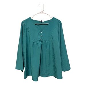 Chic Teal Blouse with Button Detail